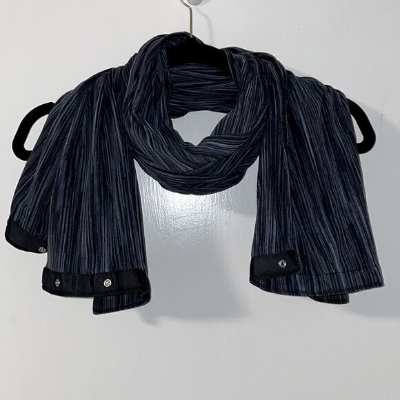 Convertible soft fabric long or infinity loop snap scarf in shades of blue - Picture 4 of 9